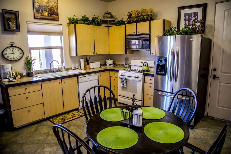 Kitchen/Dining area