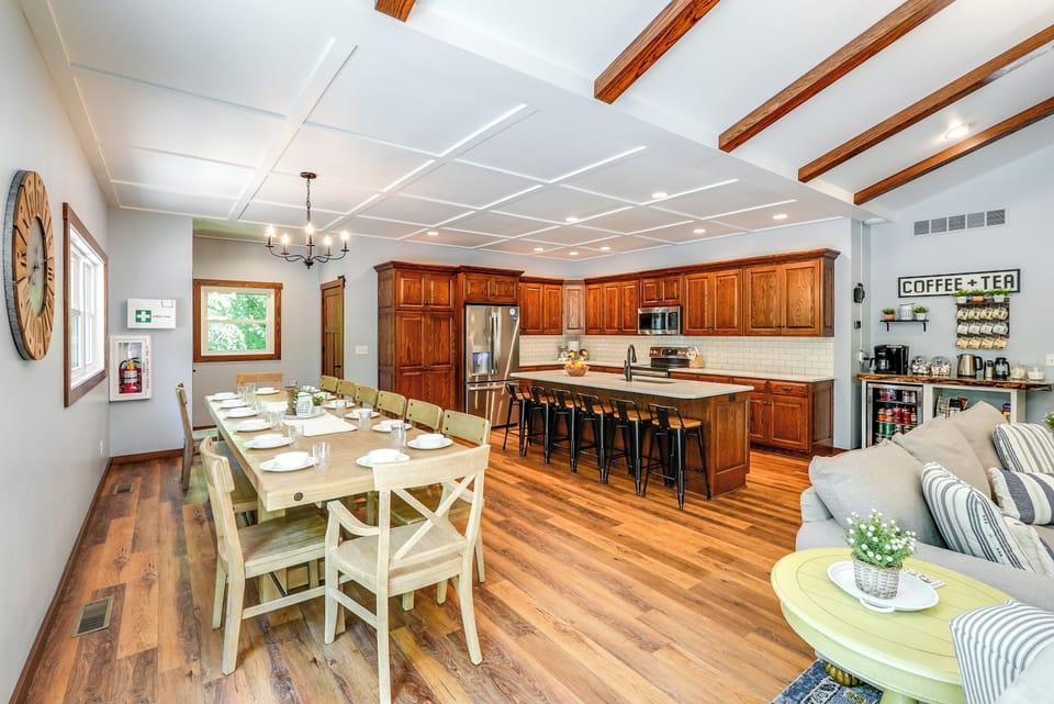 Custom Amish built open concept kitchen