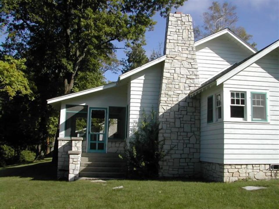 No. 1 is centrally located and walkable to activities in Egg Harbor.