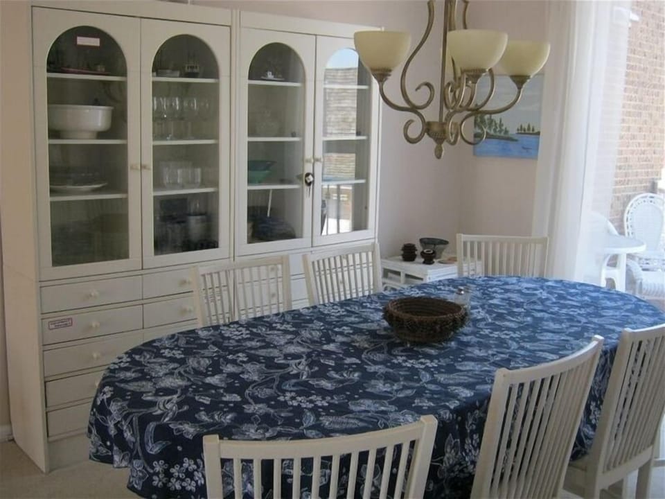 Dining room and entrance to rear deck