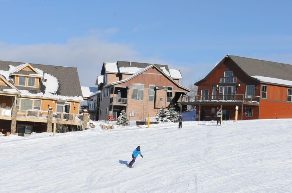 Photo of the Mountain House (in the middle) from the Quick Draw chairlift.