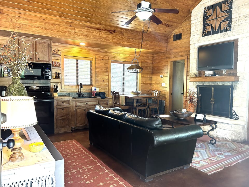 Living & Kitchen Area