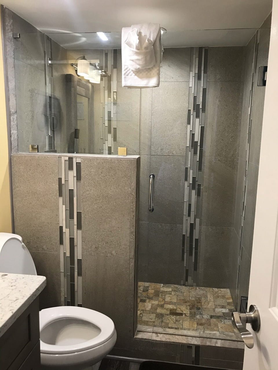 Front guest walk in tile shower