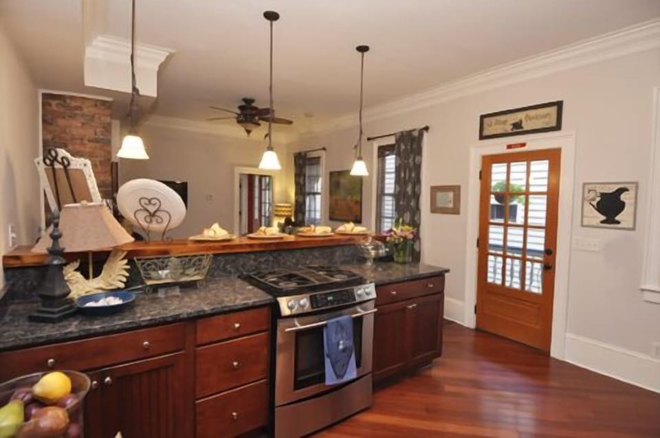 Unit B, Kitchen