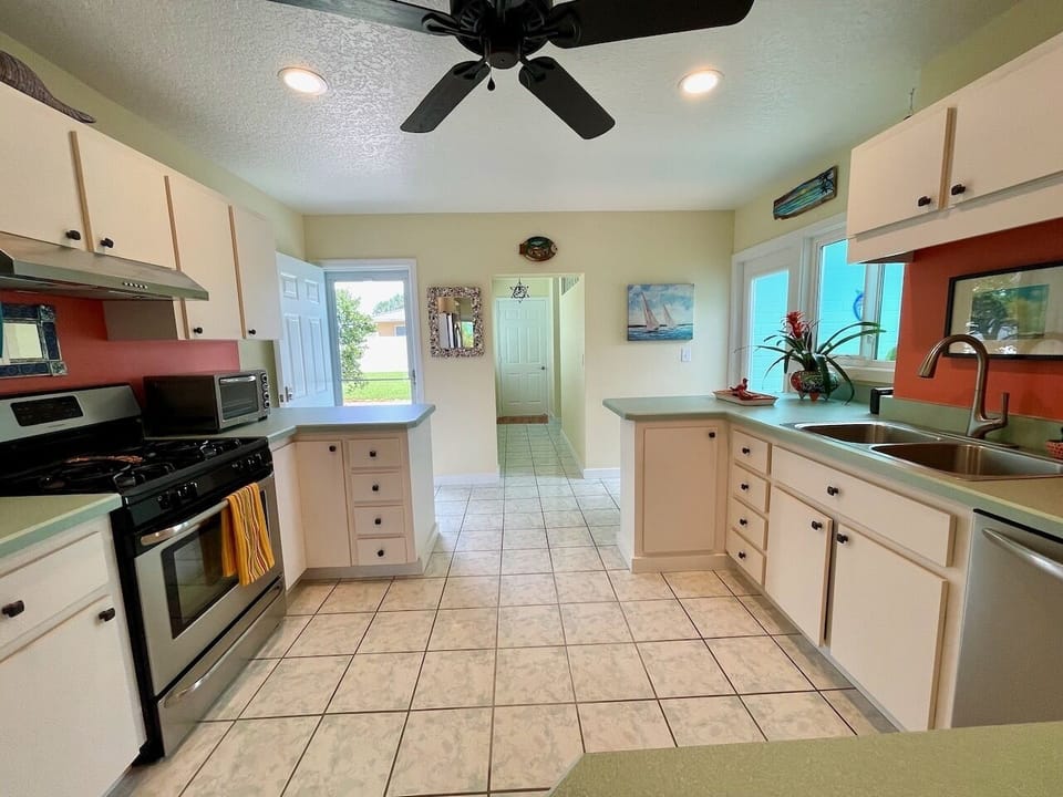 Spacious Fully Stocked Kitchen