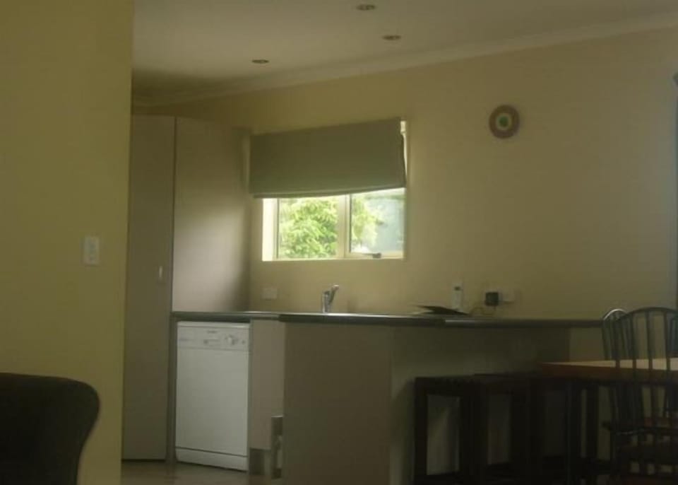 Kitchen Dining area