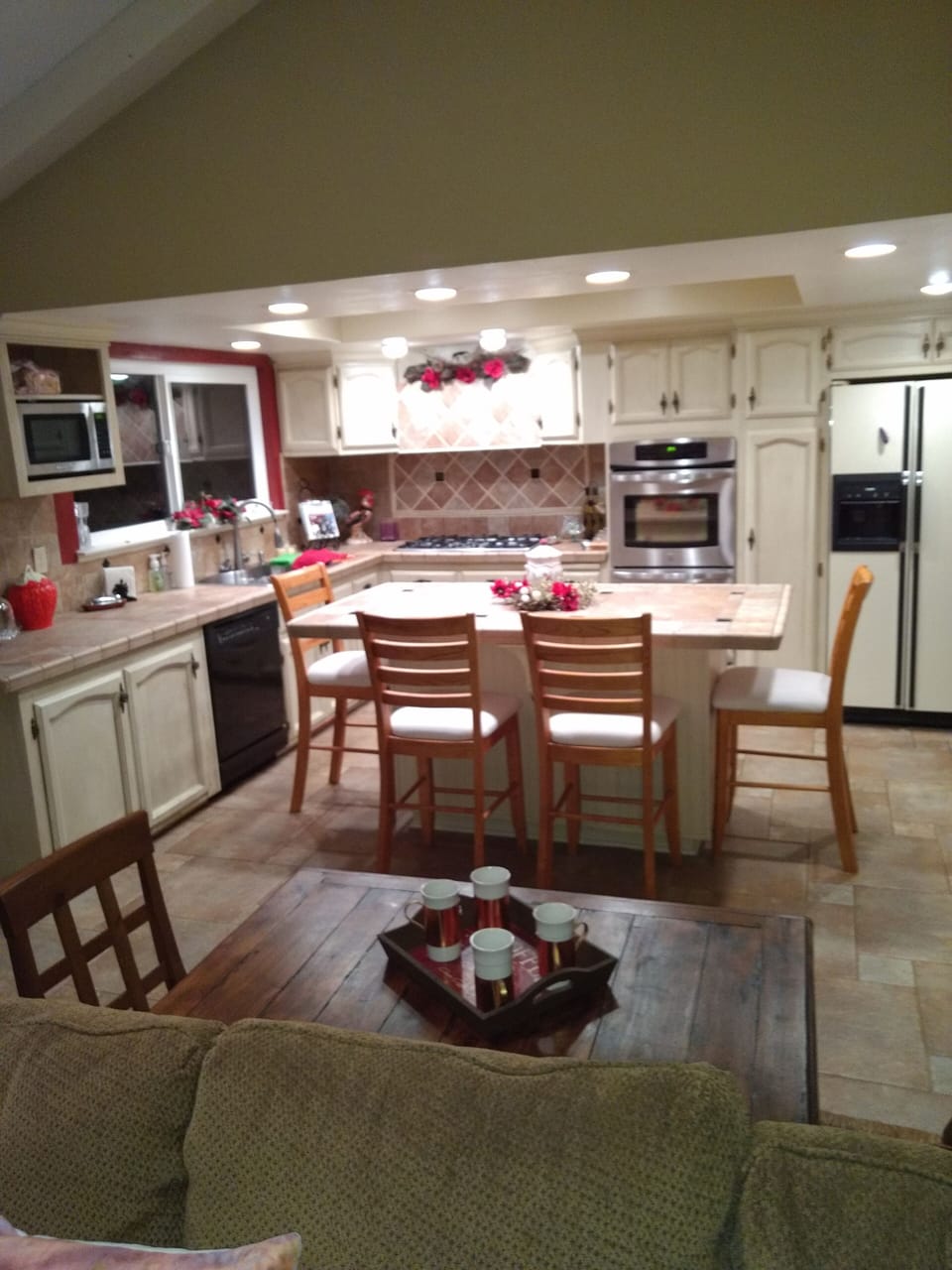 KITCHEN