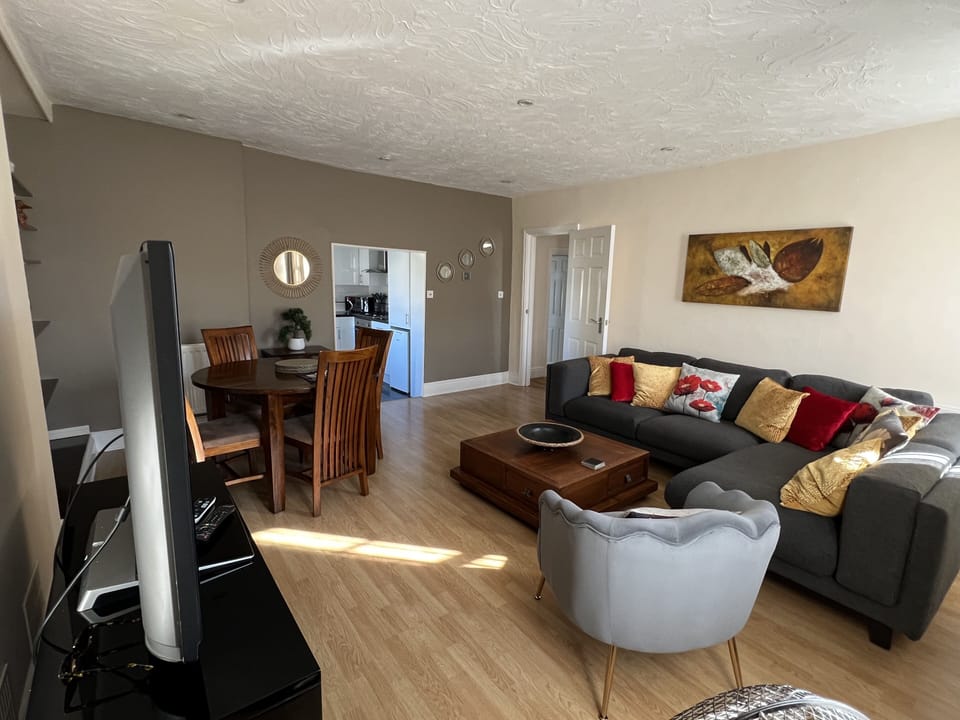 Open-plan Lounge/Dining