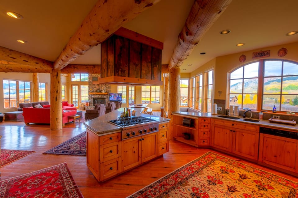The large kitchen is great for cooking family dinners.