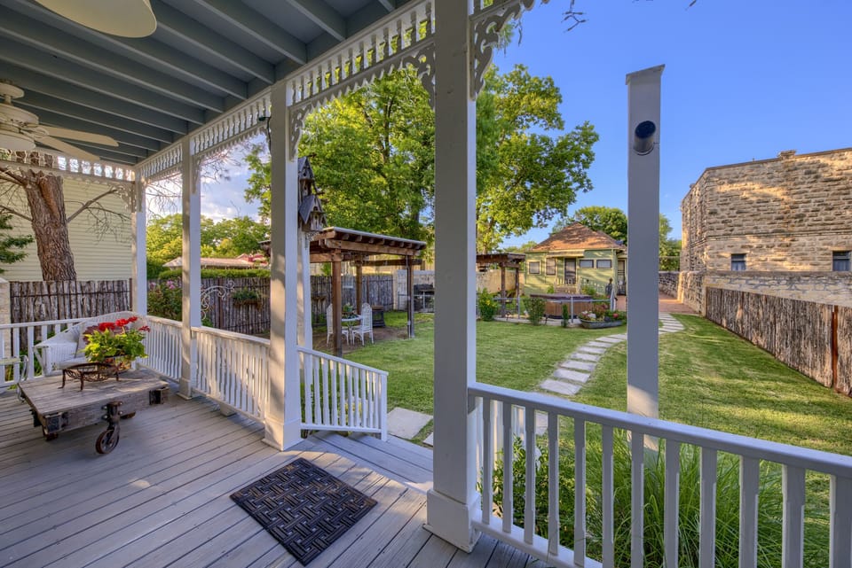 Porch (hot tub is not available)