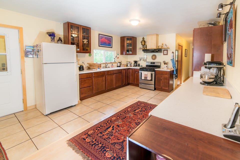 Full kitchen, with upscale cabinetry, spices,  pots, pans, utensils and more...
