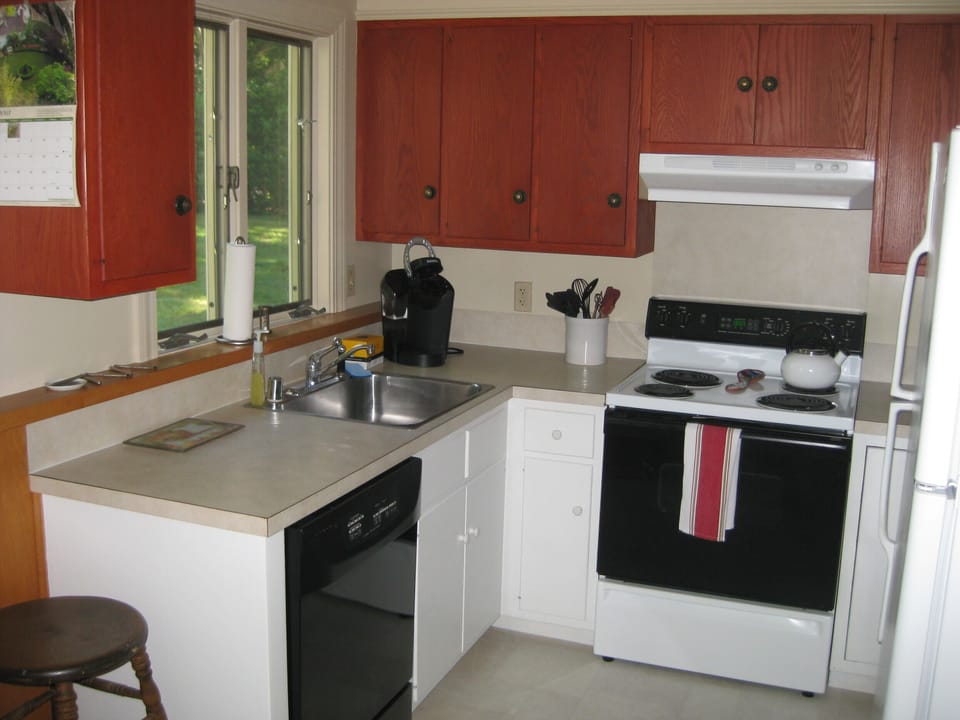 Kitchen cooking area