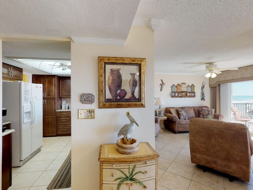 Kitchen - Living rom
