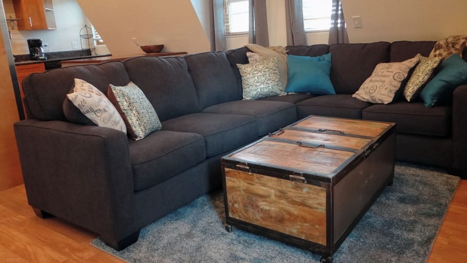 Sectional couch seats 5 people