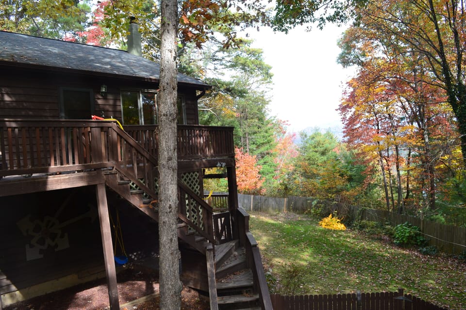stairs to front porch
