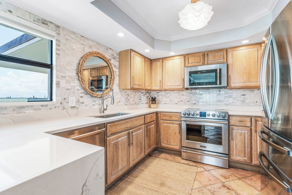 High end cooktop/oven and microwave.