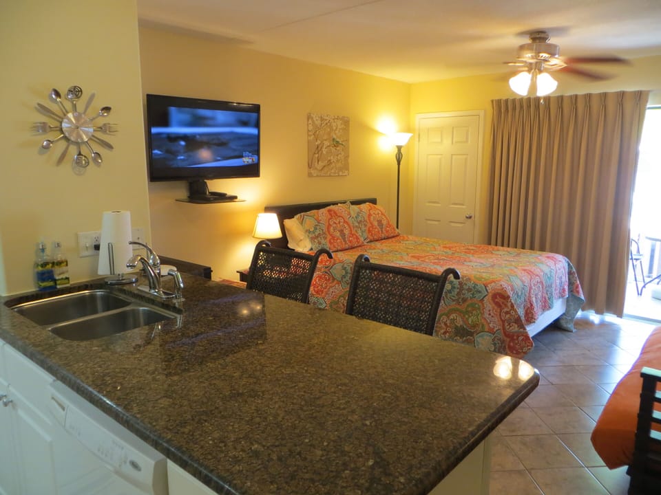 GRANITE KITCHEN COUNTER
