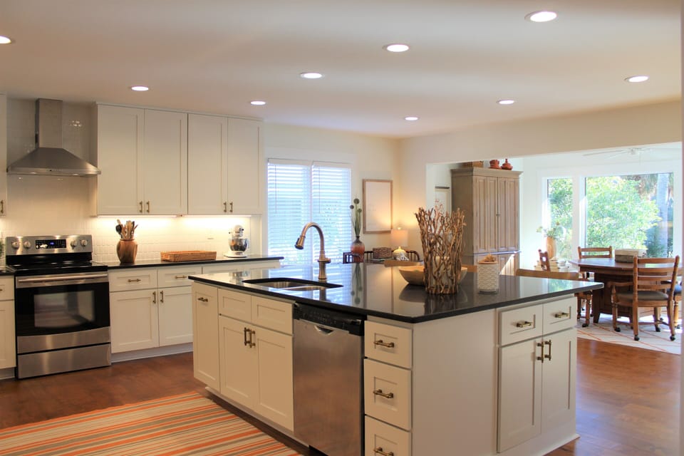 BRAND NEW KITCHEN!