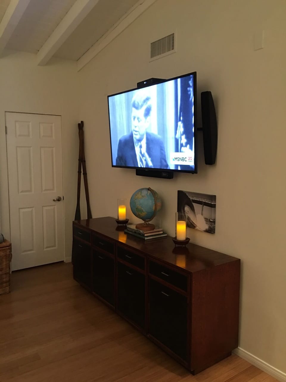 Den TV and console full of games, puzzle'sand books 
