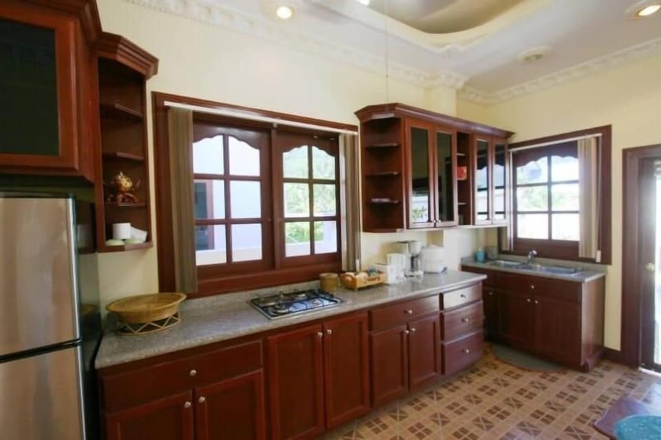 Majestic Villas 2,3 bedroom . Kitchen area.