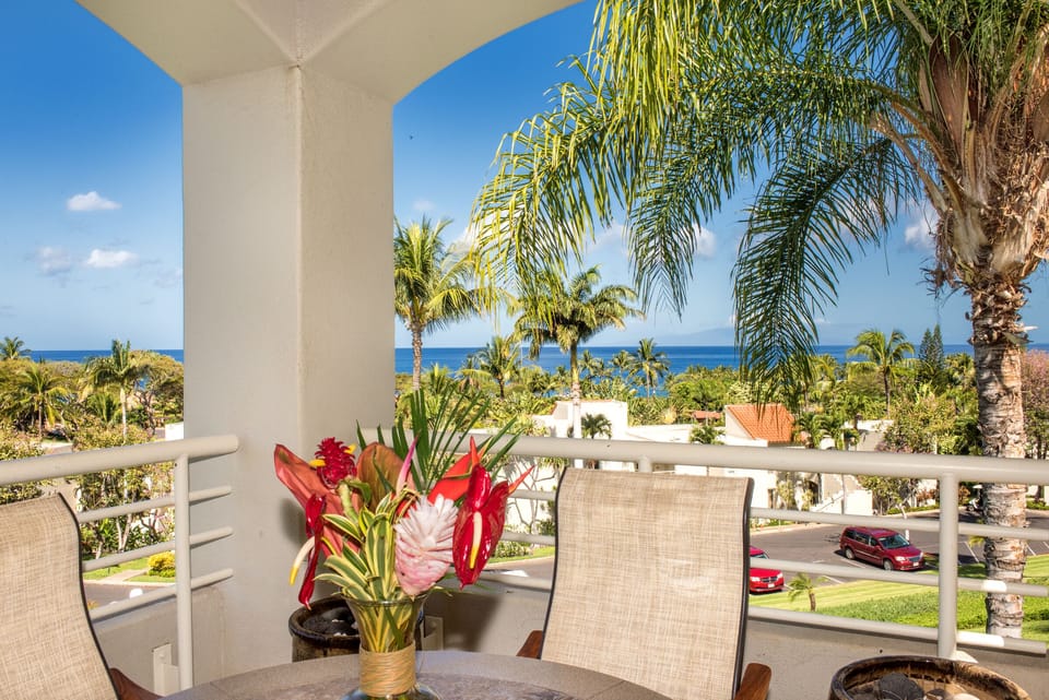 Lanai with BBQ and Ocean View