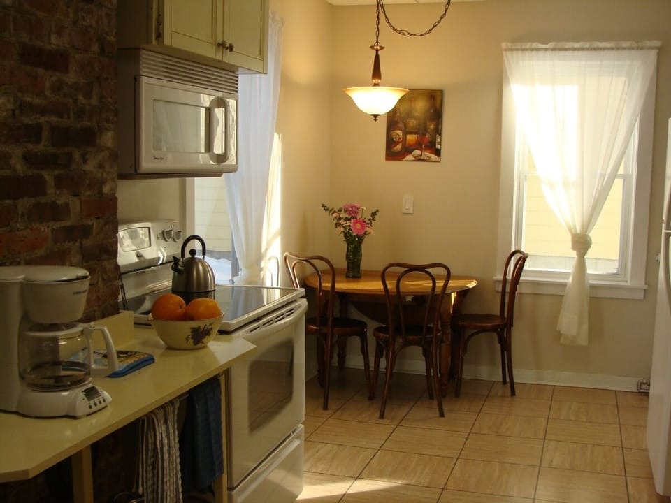 Kitchen with breakfast nook
