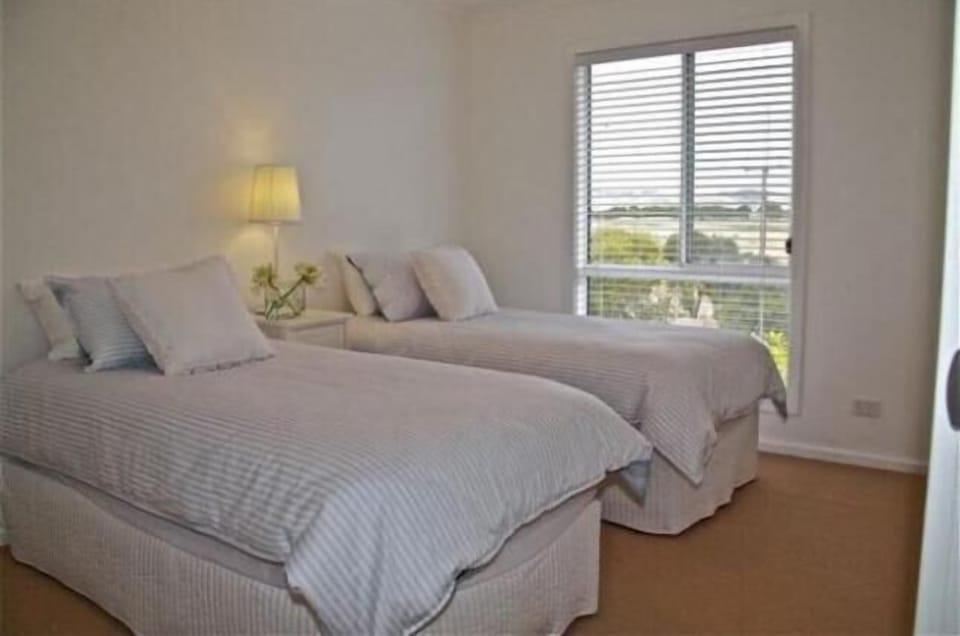 Twin Singles Bedroom