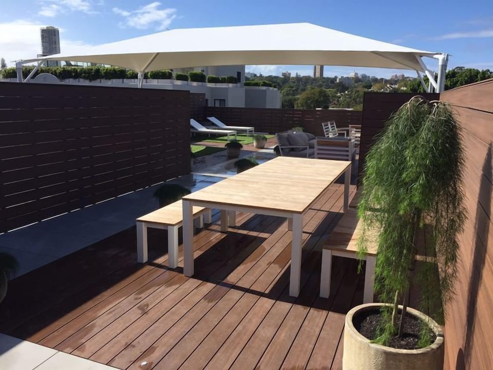 Shared Roof Top Deck (Strictly guest only - No parties allowed)