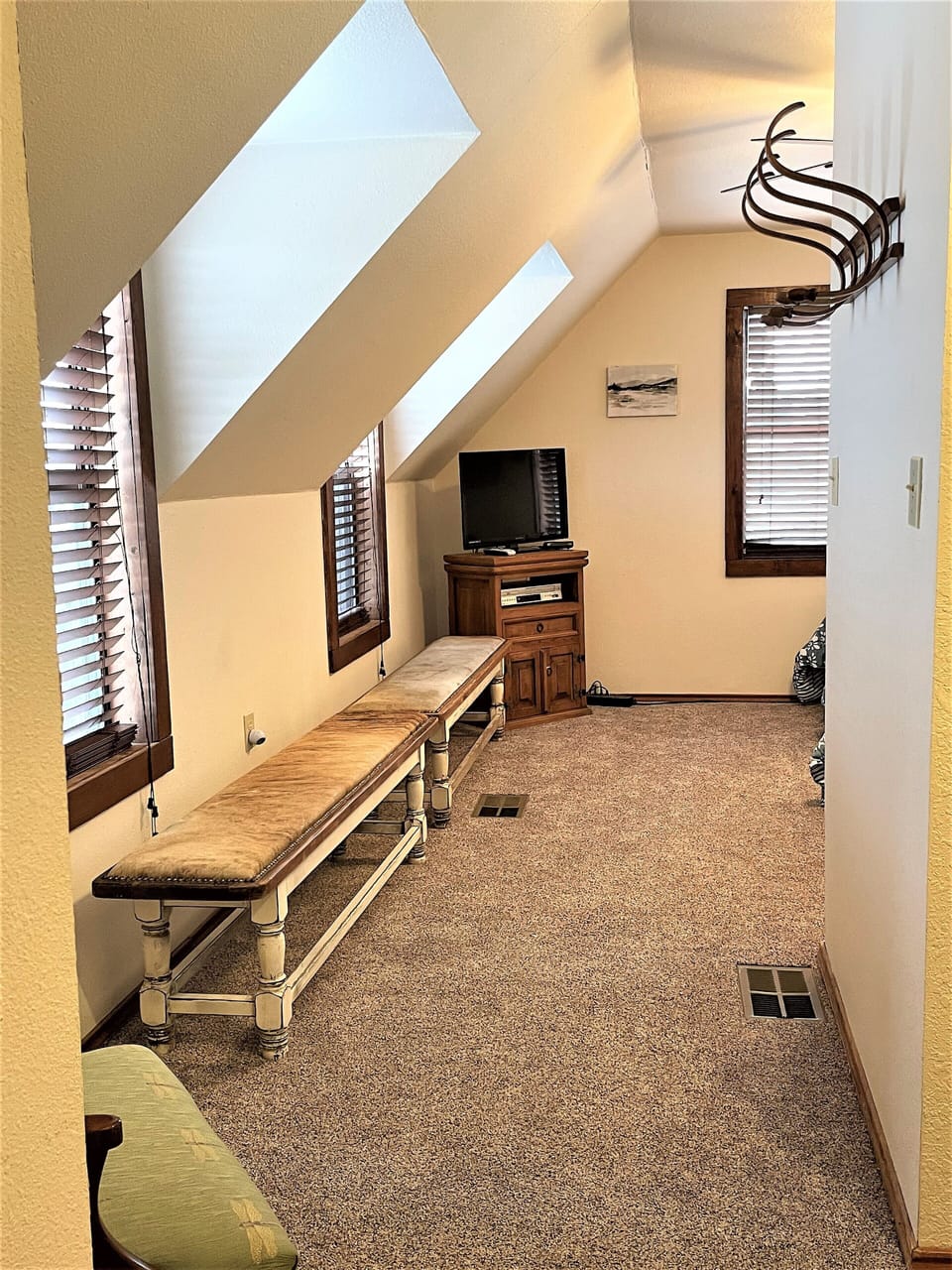 Open Hallway into Upstairs Bedroom with Twin Beds (No Door)