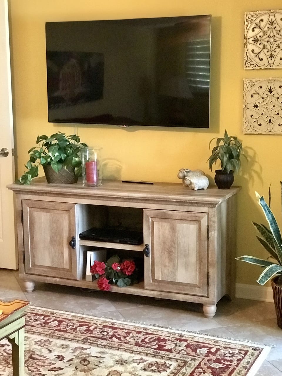 Upstairs game room  TV.