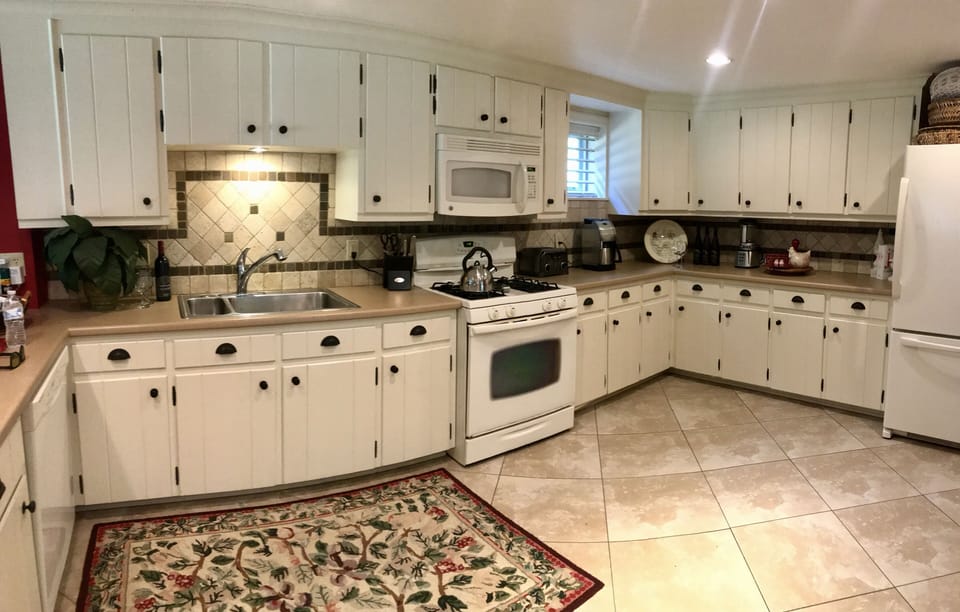 Large beautiful kitchen. 