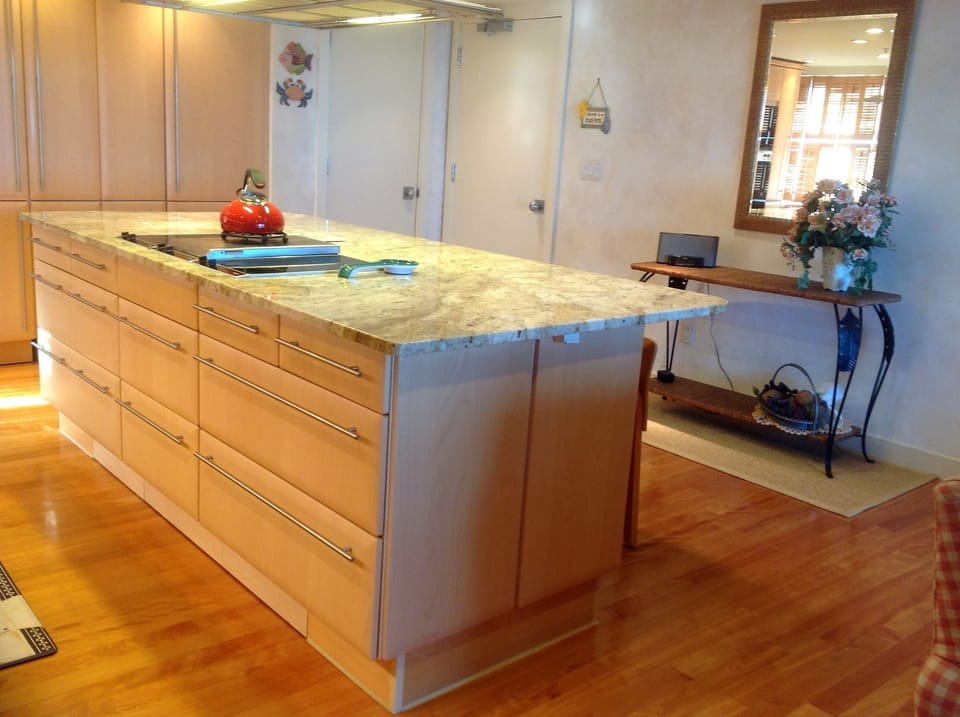 MODERN UPDATED KITCHEN