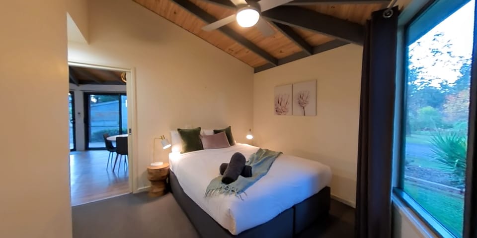 Second Bedroom, single queen bed.
