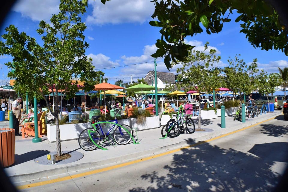 Shops,cafes and restaurants line the main street on your way to the beach.