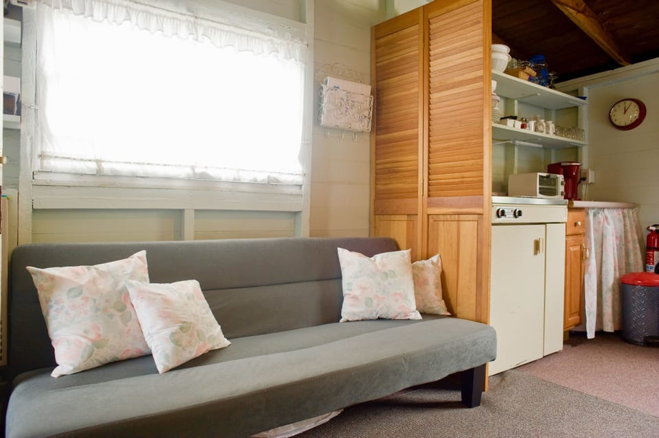 Small folding futon 
