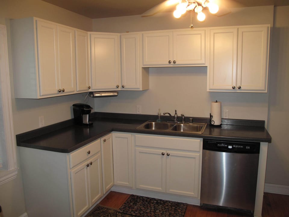 New kitchen with diswasher!