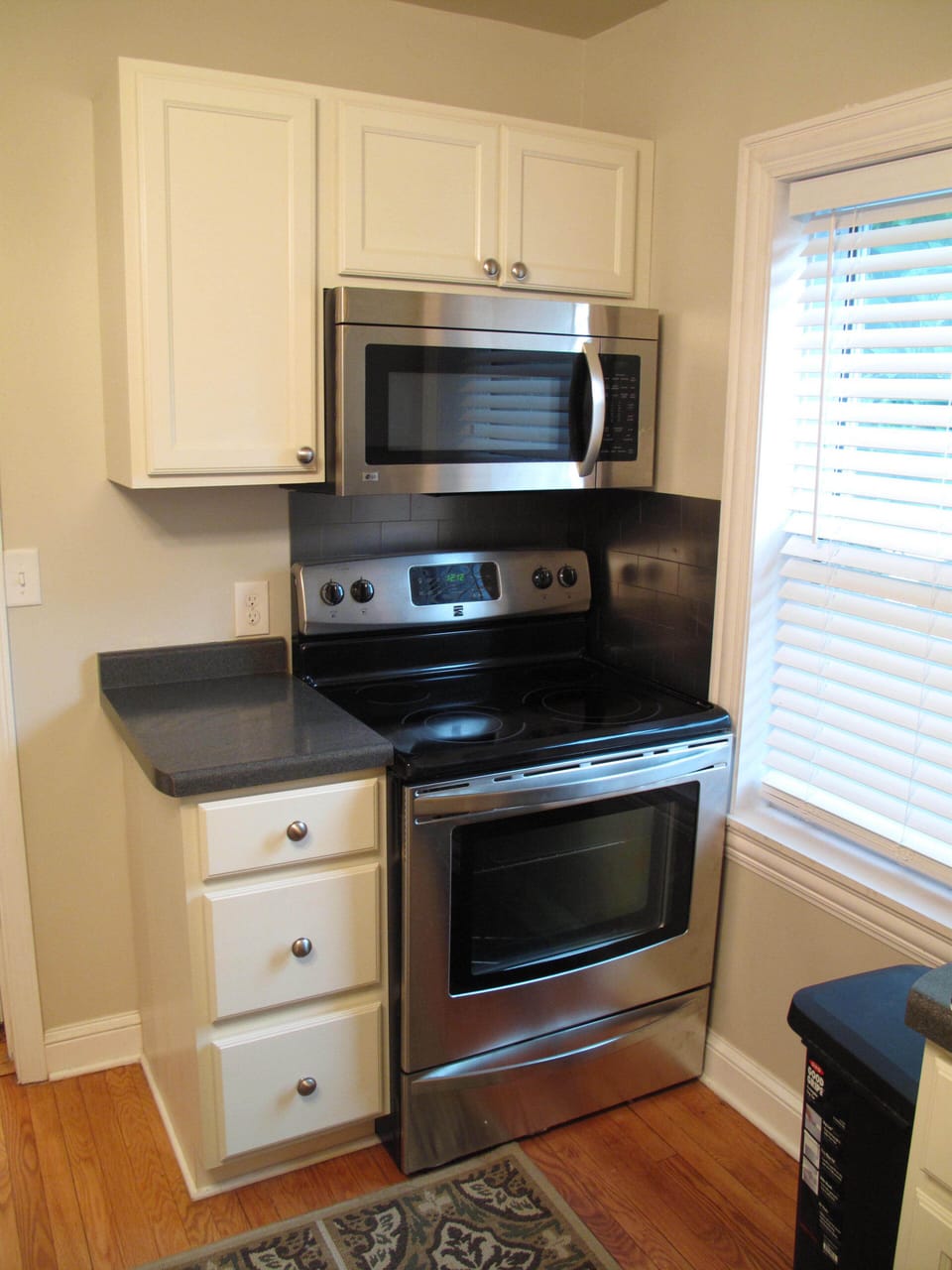 New stove and microwave!