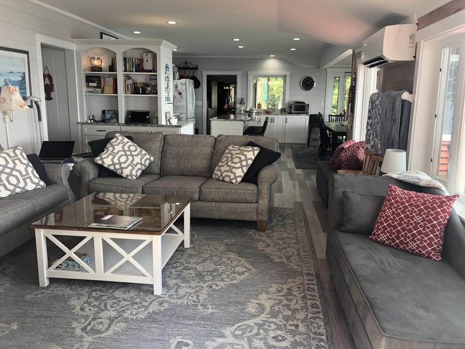 South living area, queen sofa
Heat pump A/C & heat & Gas fireplace, 
Smart TV