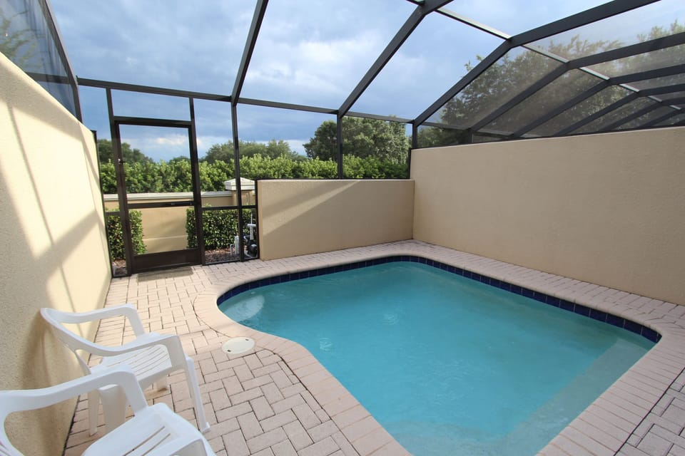 South Facing Splash Pool