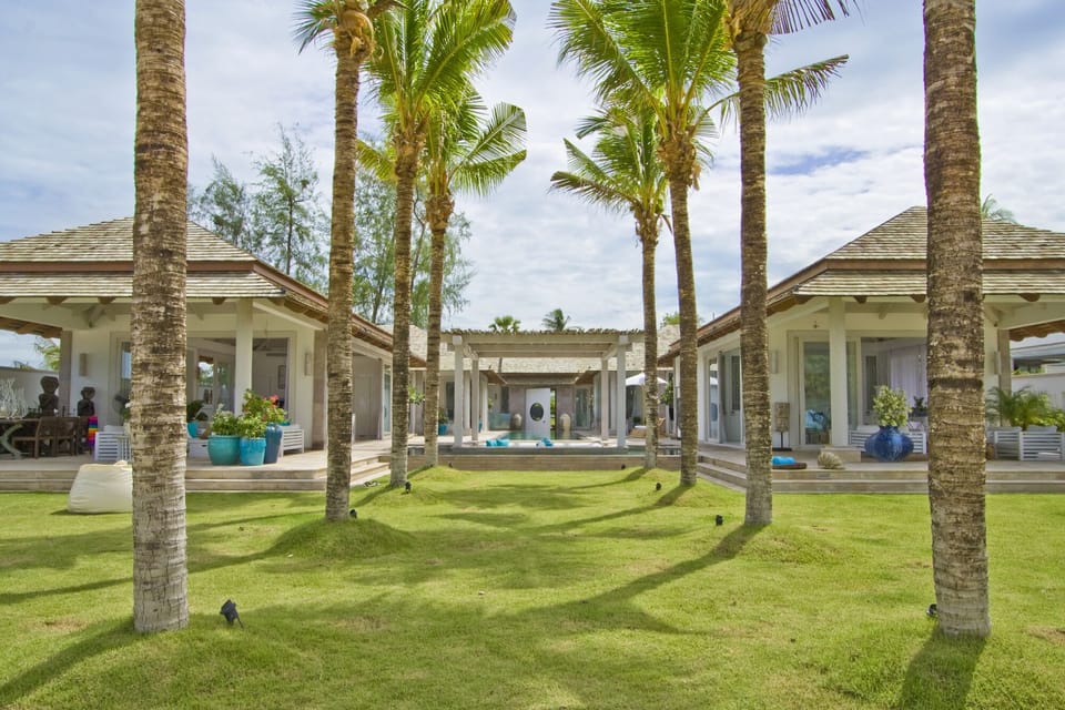 Beachfront Balinese Villa Mia w. Chef