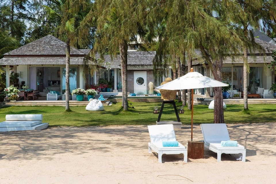 Beachfront Balinese Villa Mia w. Chef