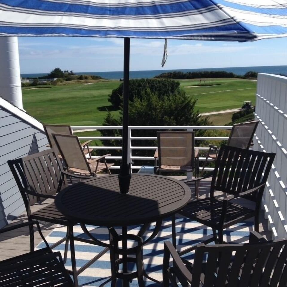Roof deck with spectacular views!