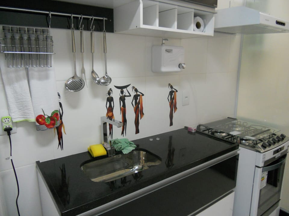 Full kitchen