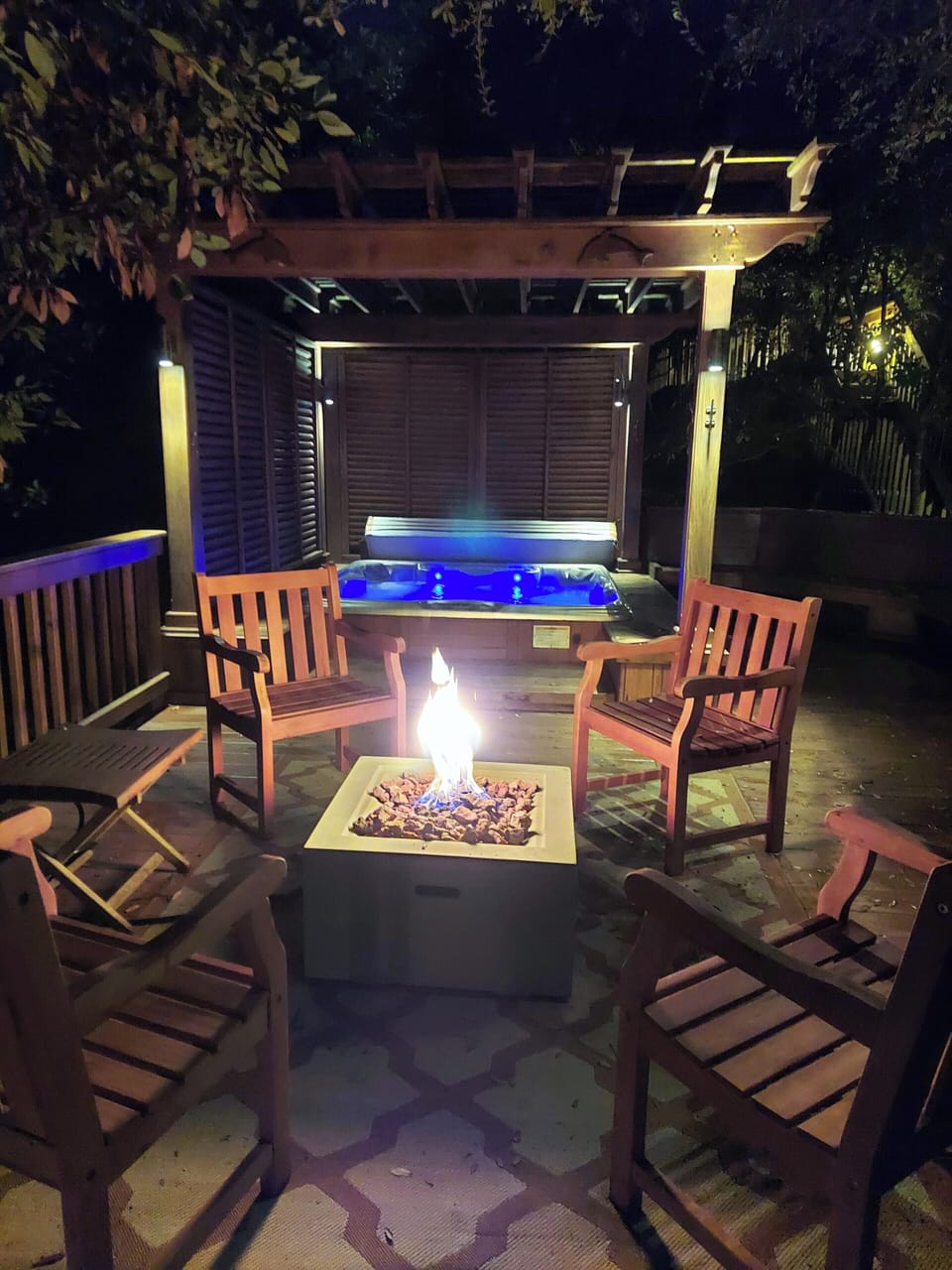 Propane fire pit on Hot tub deck. (not available in the Summer)
