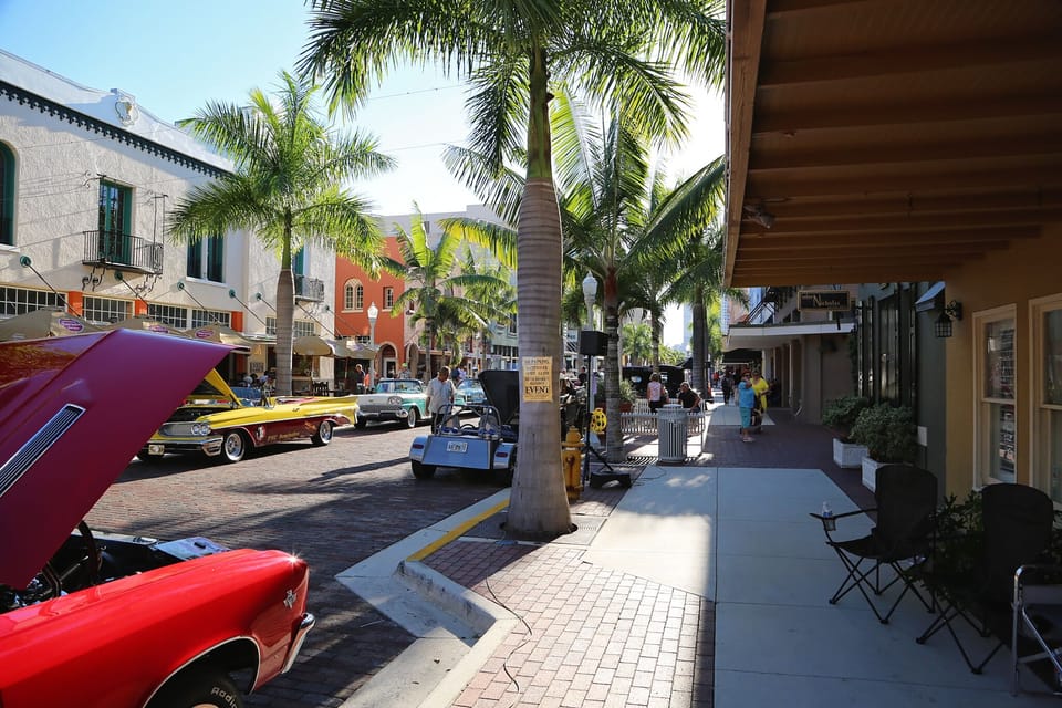 Ft. Myers Downtown River District: annual car event