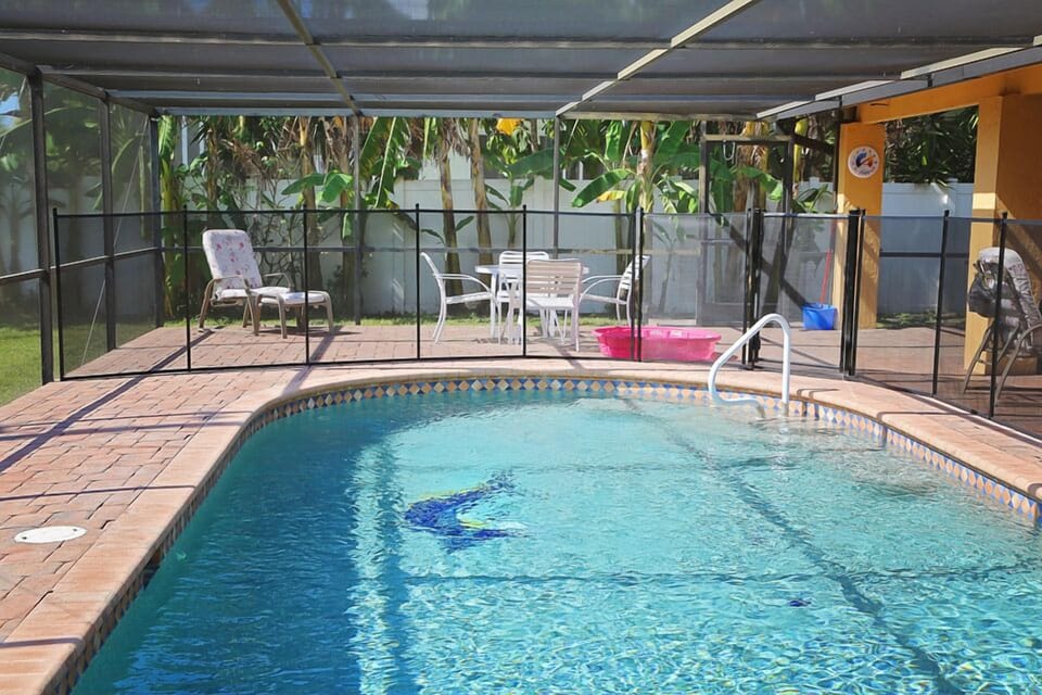 pool with child fence