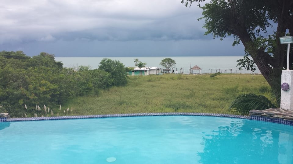infinity pool 