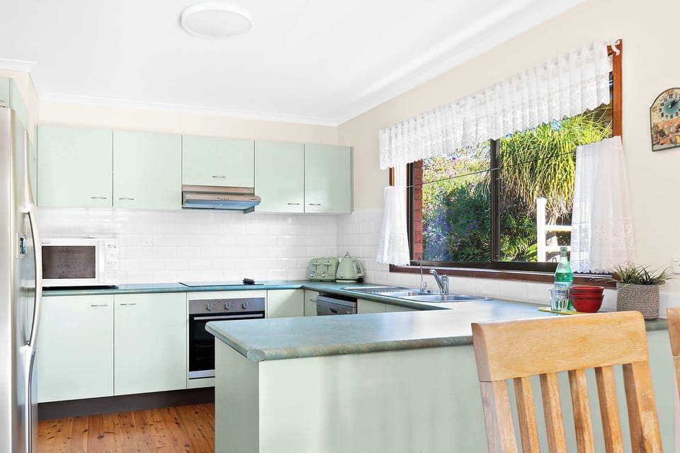Fully equipped kitchen with electric cooking + dishwasher