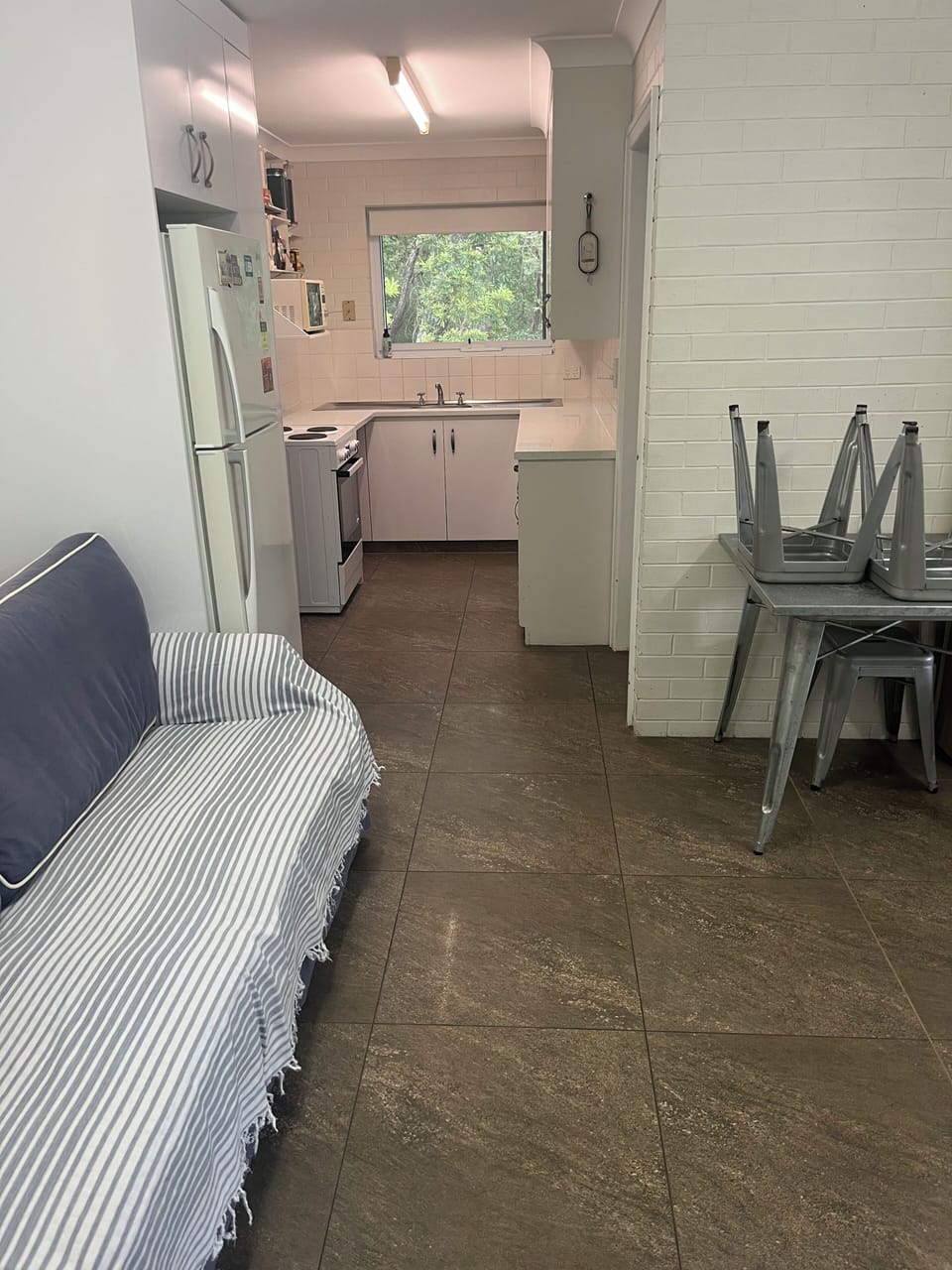Lounge to kitchen
