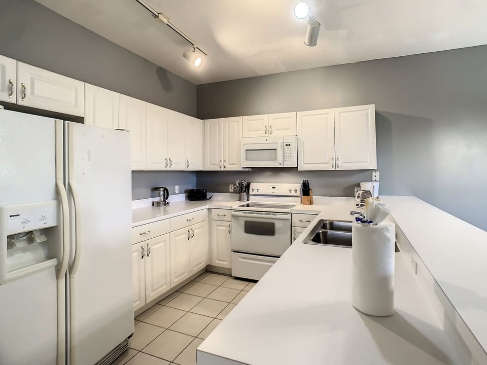 Fully equipped kitchen